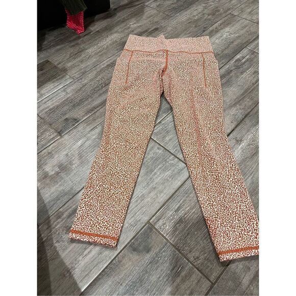 Athleta Salutation Stash II Textured Legging Leopard Womens Size Small - Picture 1 of 5